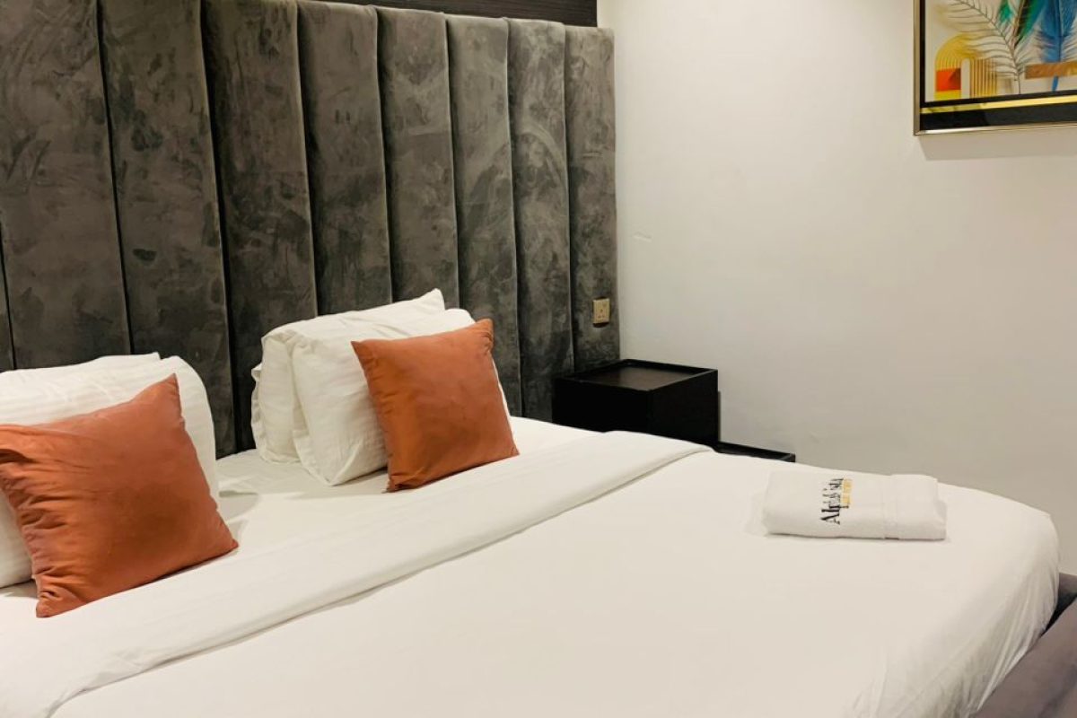 Apartments luxury bedroom picture 3